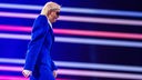 Joost Klein aus den Niederlanden geht vor Beginn der Probe für das Finale des Eurovision Song Contest (ESC) 2024 in der Malmö Arena von der Bühne