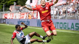 Spielszene aus der Partie Viktoria Köln gegen Jahn Regensburg